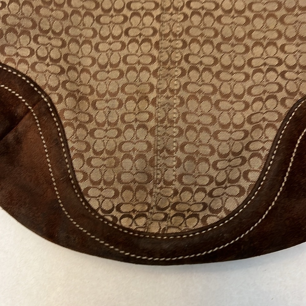 COACH SOHO SIGNATURE HOBO SHOULDER BAG BROWN SUEDE BOTTOMS - Picture 14 of 16